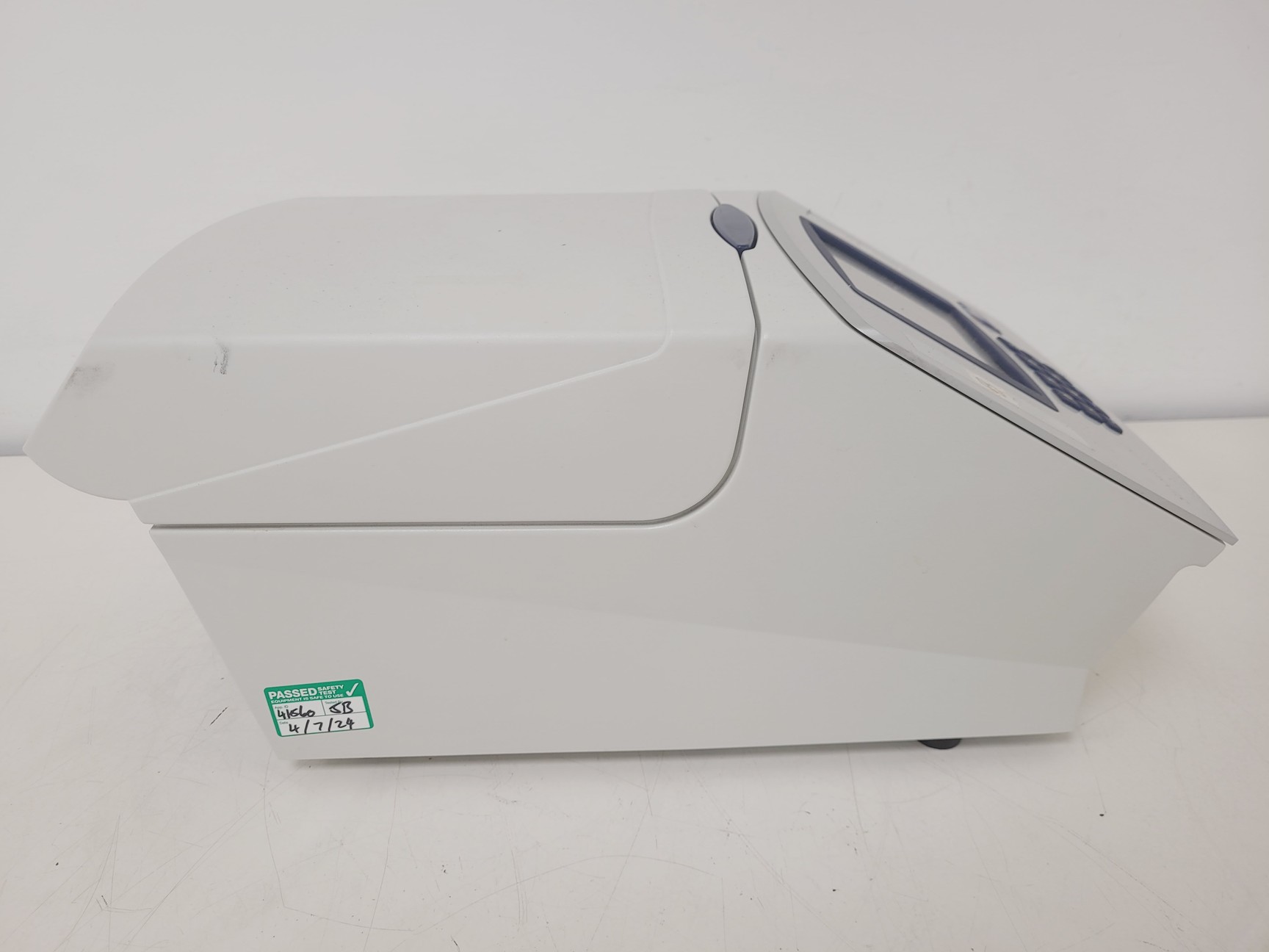 Image of Geneflow Sensoquest LabCycler Gradient Laboratory Thermal Cycler Lab Faulty