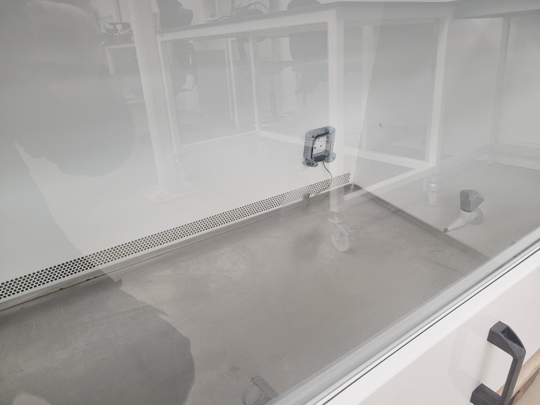 Image of Walker Safety Cabinets Generation 3 Class 2 Recirculating 1500mm Spares/Repairs