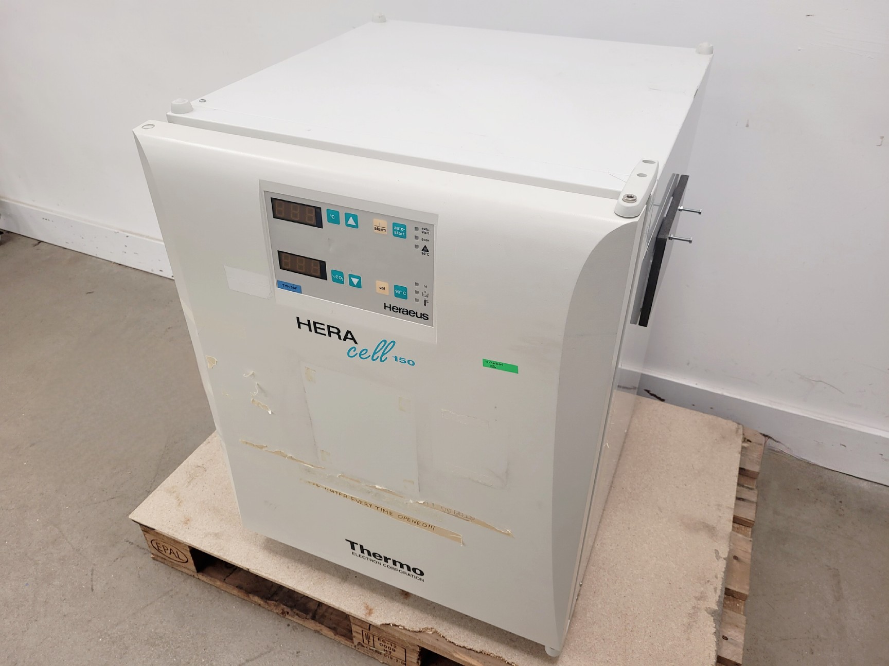 Image of Hera Cell 150 Incubator Heraeus Thermo Electron Corporation Lab