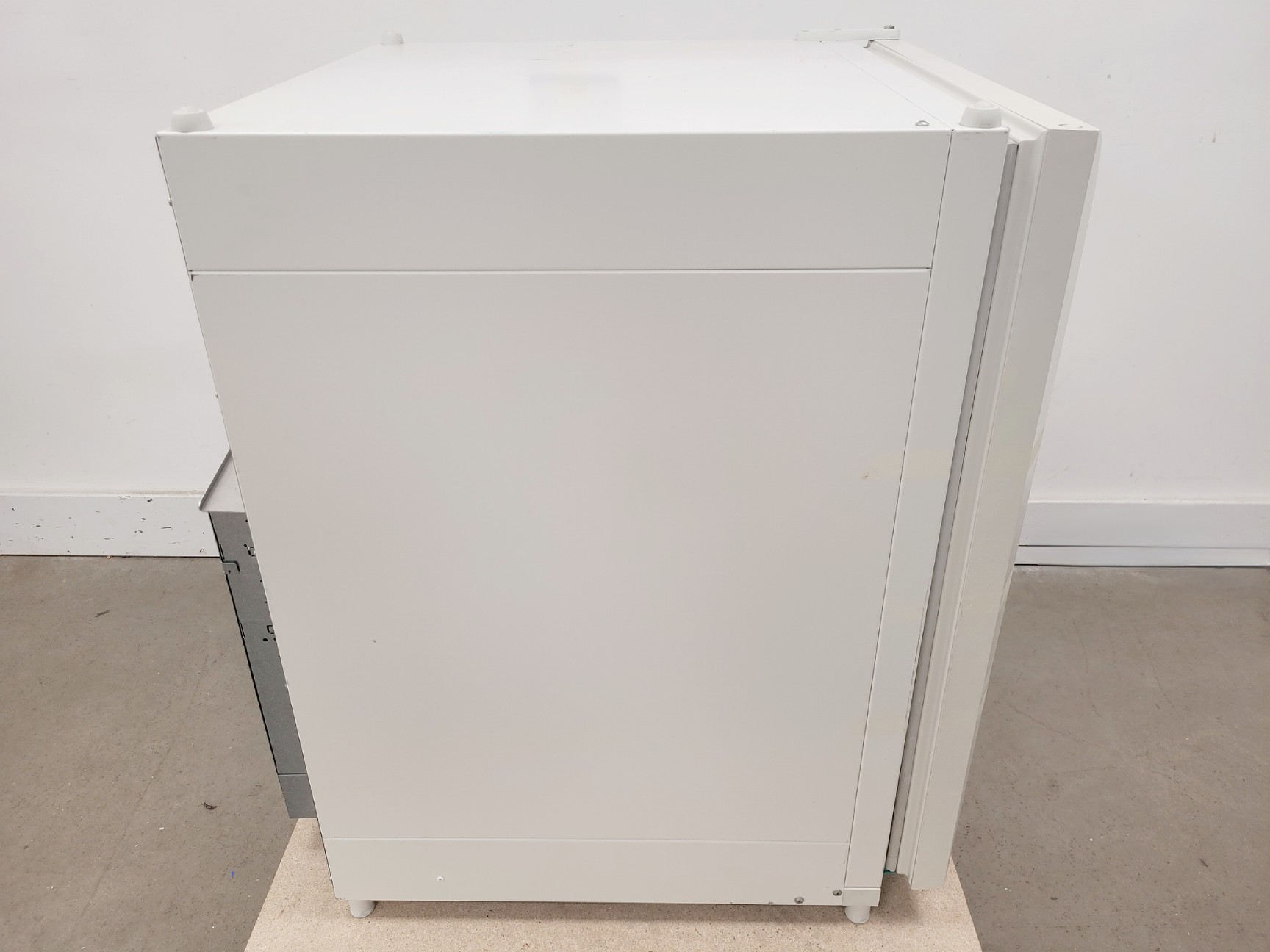 Image of Hera Cell 150 Incubator Heraeus Thermo Electron Corporation Lab