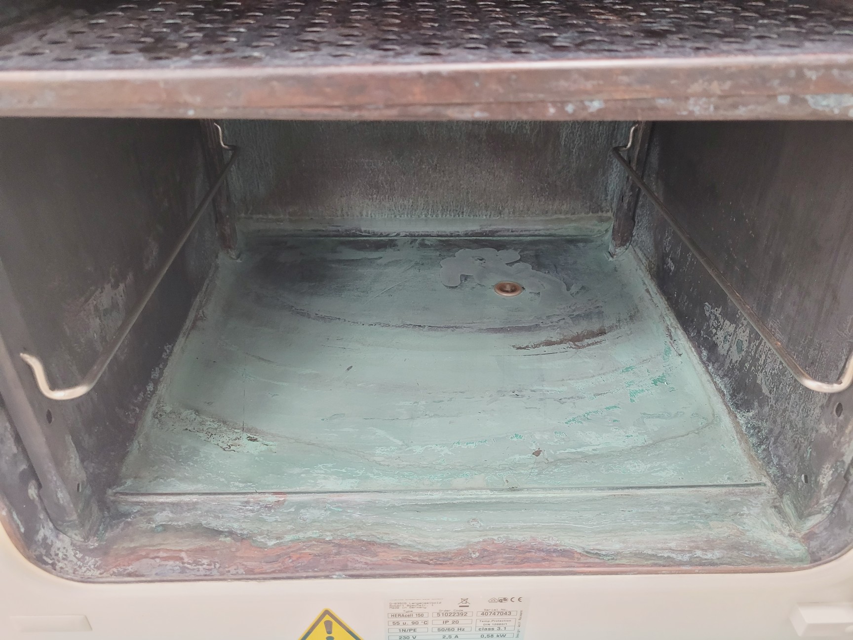 Image of Hera Cell 150 Incubator Heraeus Thermo Electron Corporation Lab