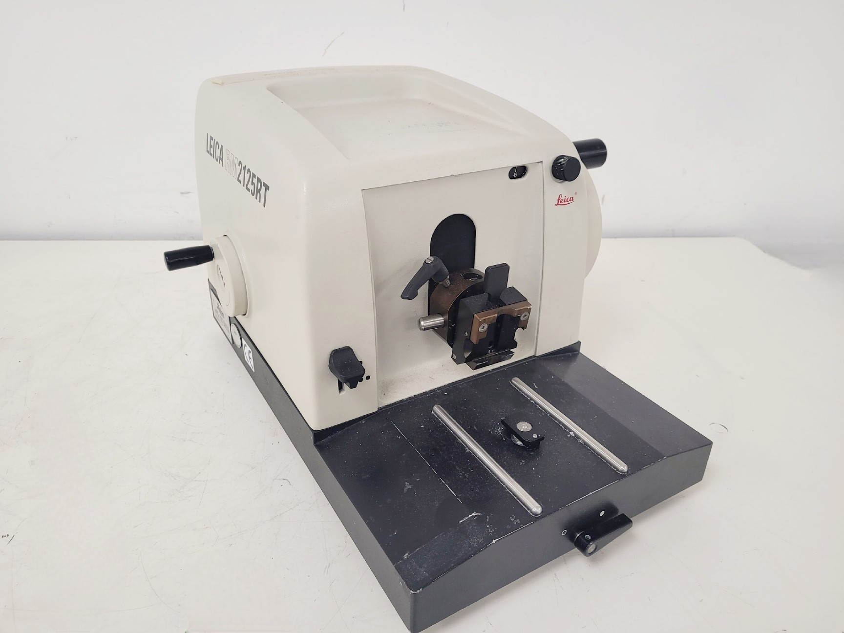 Image of Leica RM2125RT Microtome Lab