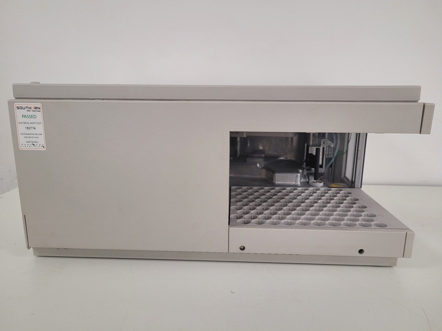 Image of Agilent / HP 1100 Series System with LC/MSD SL G1956B Mass Spectrometer Lab