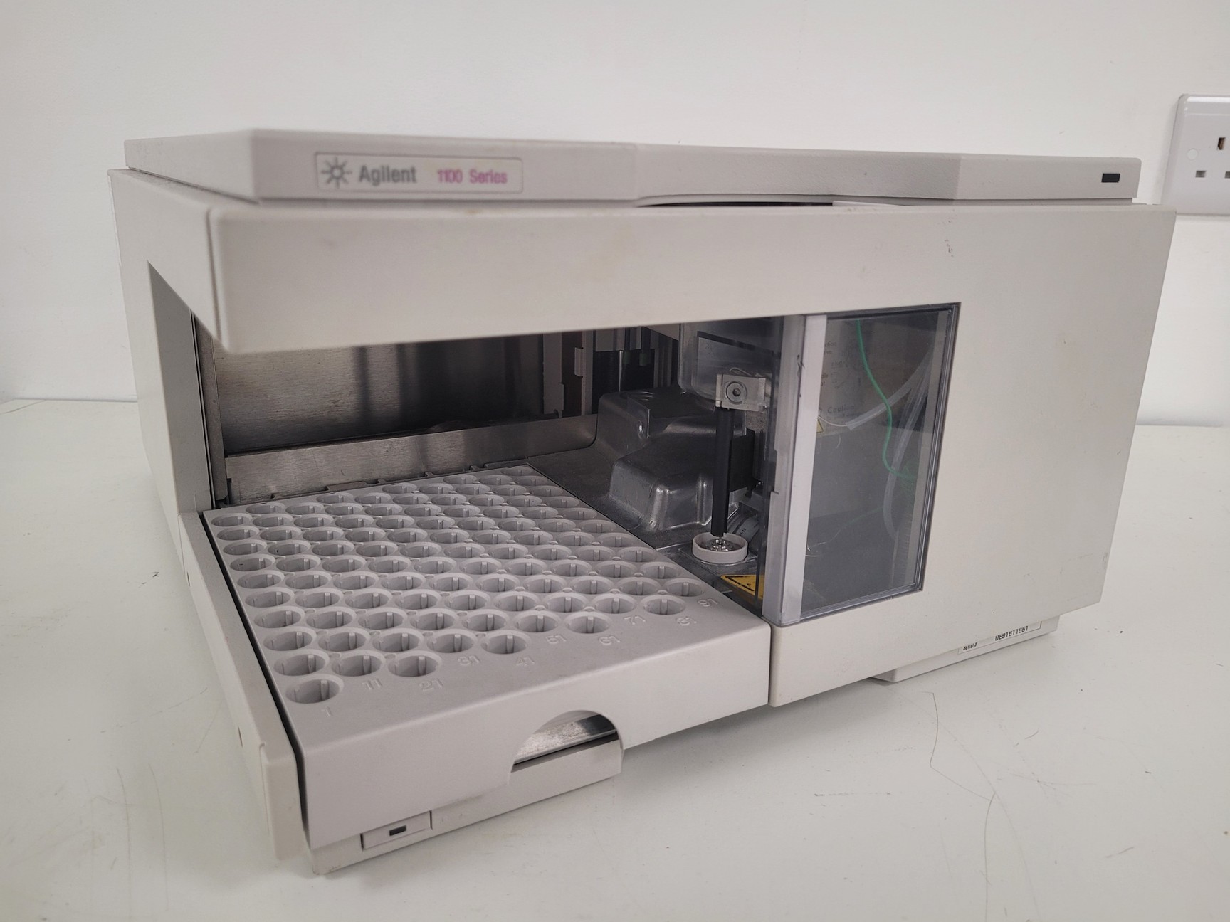 Image of Agilent / HP 1100 Series System with LC/MSD SL G1956B Mass Spectrometer Lab