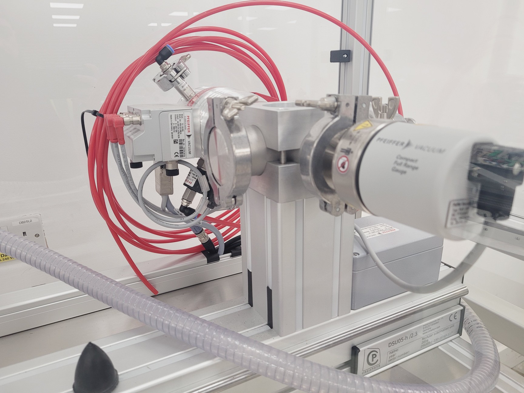 Image of Pfeiffer Sublimination System TCU 330, DCU Vacuum, MVP 070-3C w/ PC & Software