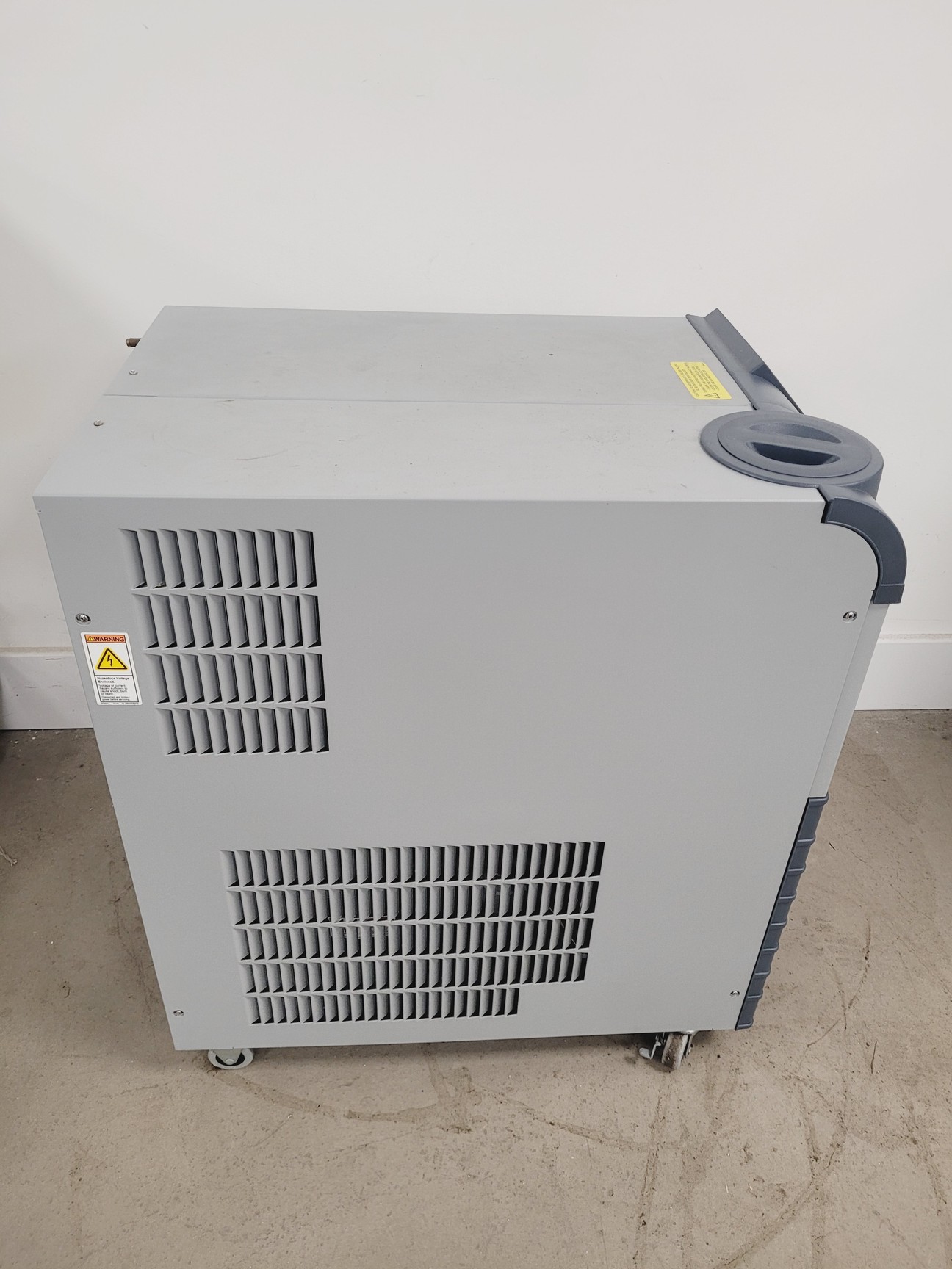 Image of Thermo Scientific Thermoflex 2500 Recirculating Chiller Lab