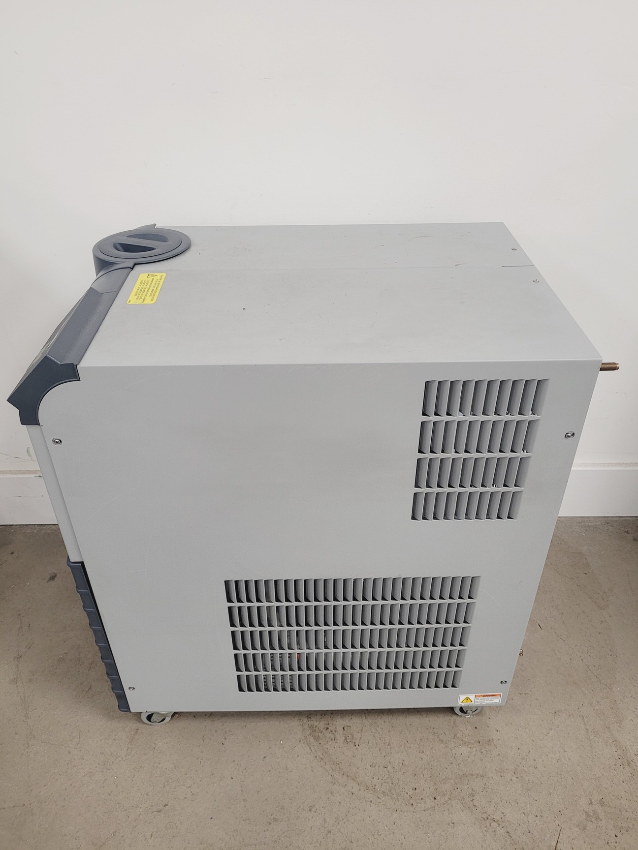 Image of Thermo Scientific Thermoflex 2500 Recirculating Chiller Lab