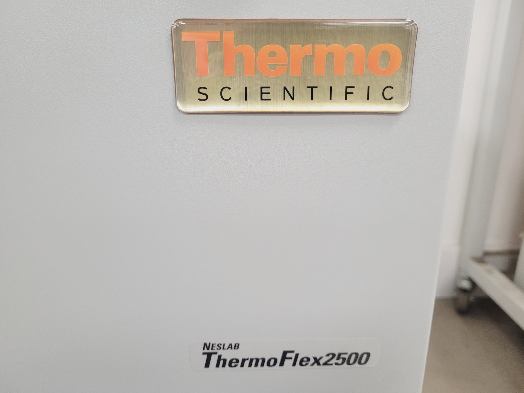 Image of Thermo Scientific Thermoflex 2500 Recirculating Chiller Lab
