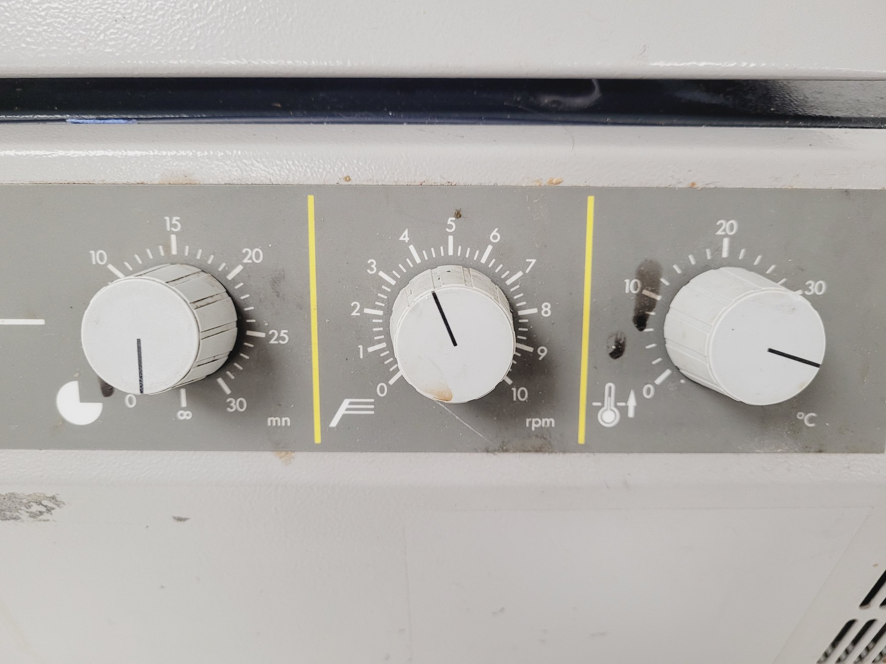 Image of Jouan Refrigerated Centrifuge  Model - CR412 with 4750RPM Rotor & Inserts Lab