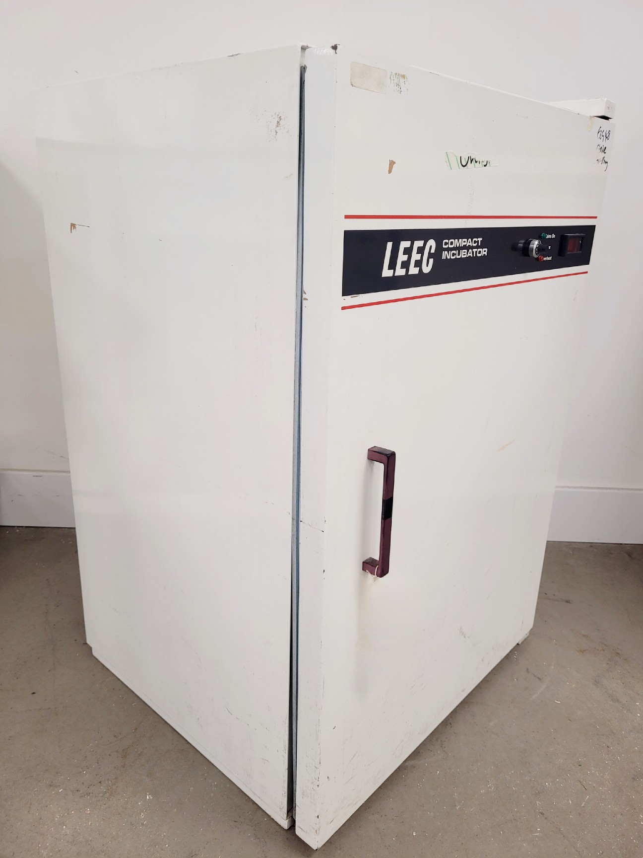 Image of LEEC Compact Incubator Model K2N Lab