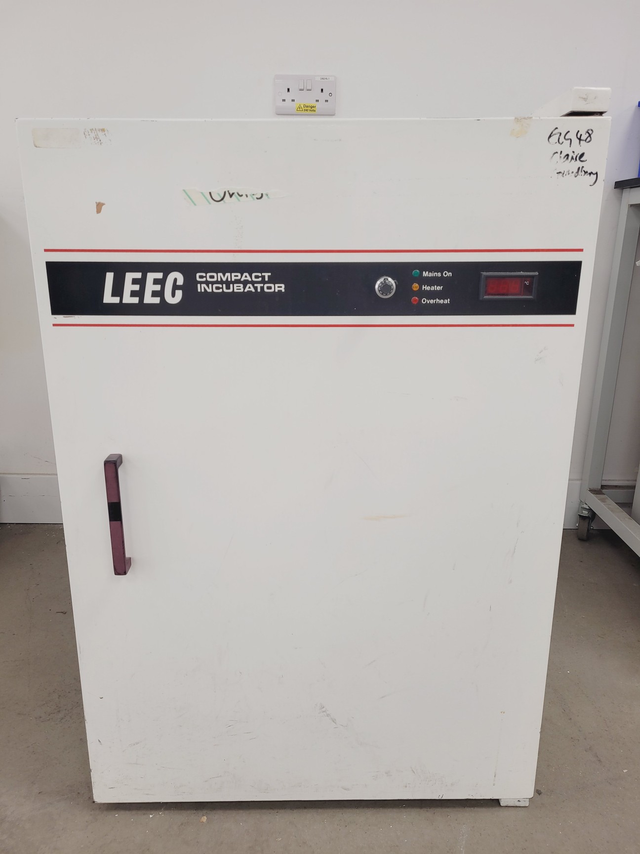 Image of LEEC Compact Incubator Model K2N Lab