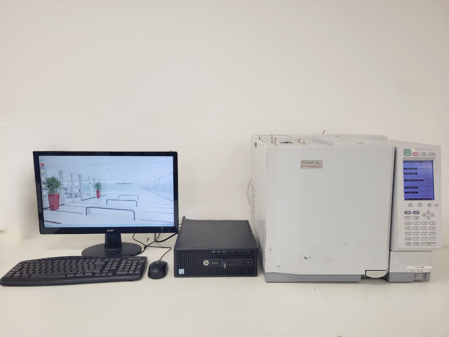 Image of Shimadzu GC-2010 Plus Gas Chromatograph GC with PC & Software lab