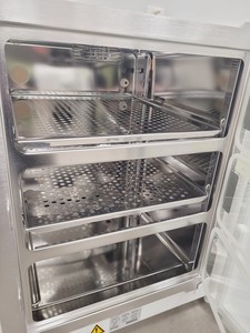 Thumbnail image of Heraeus HeraCell 150 Incubator Lab