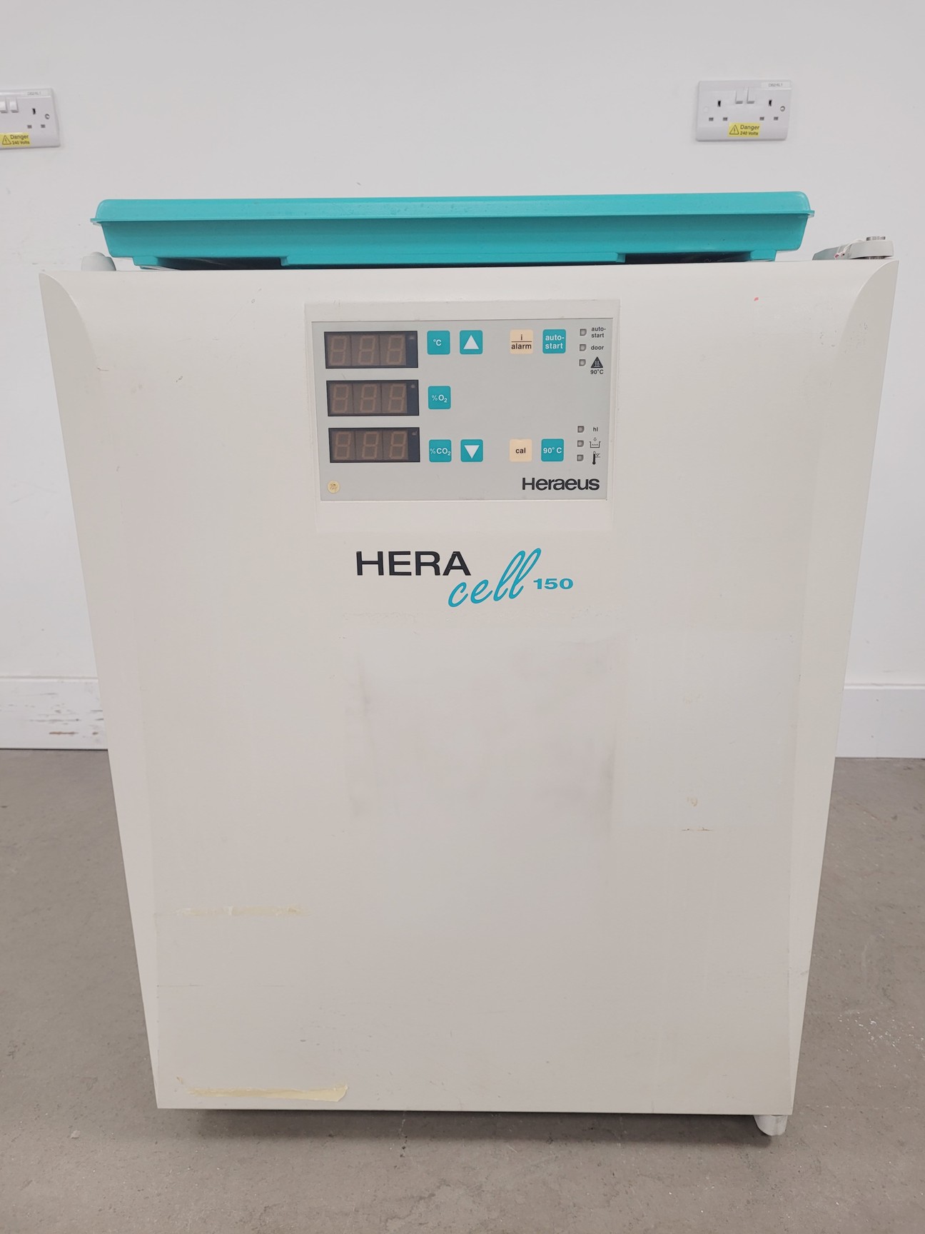 Image of Heraeus HeraCell 150 Incubator Lab