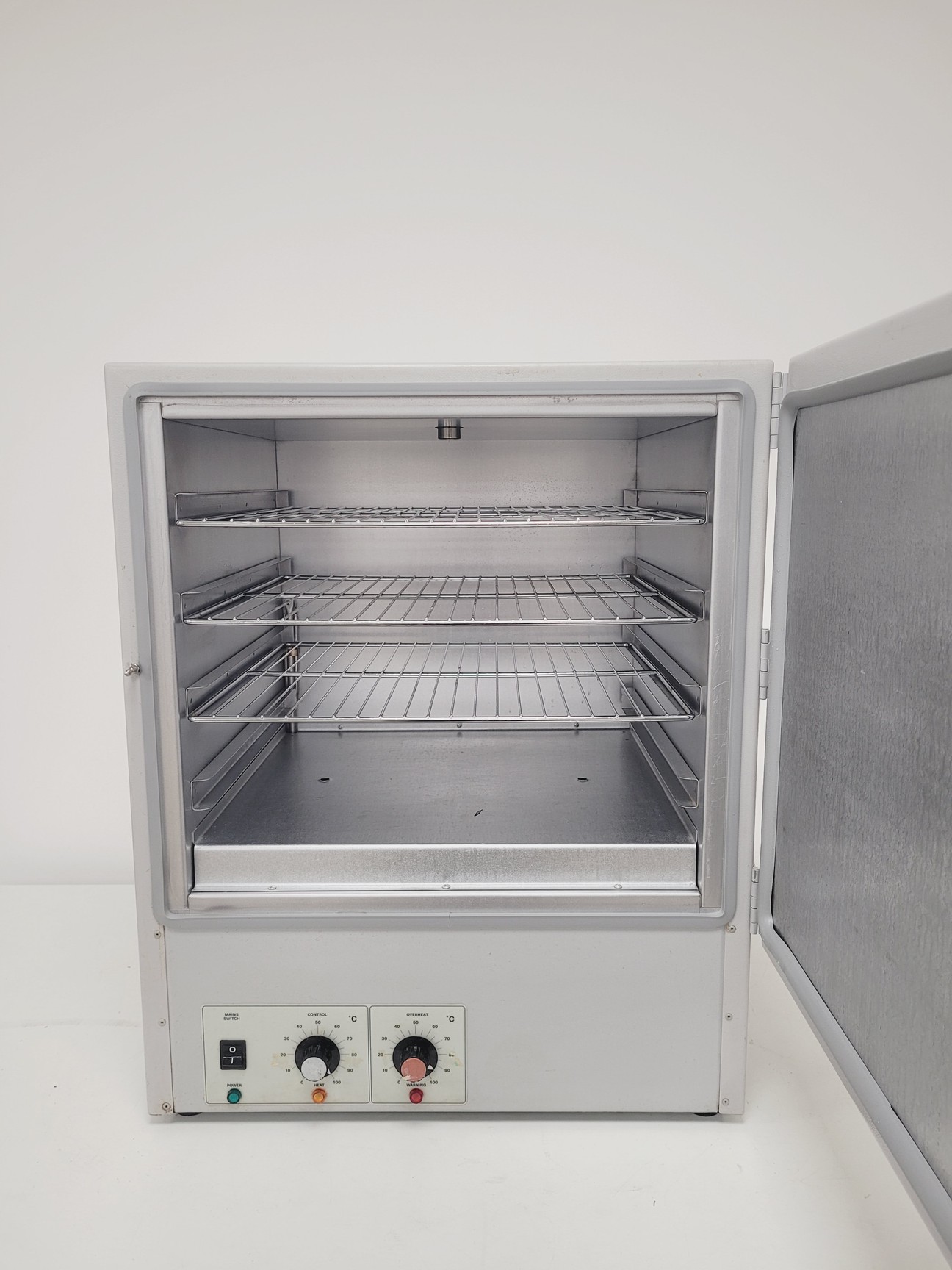 Image of SLS Benchtop Lab Oven GP100CLAD100HYD Lab