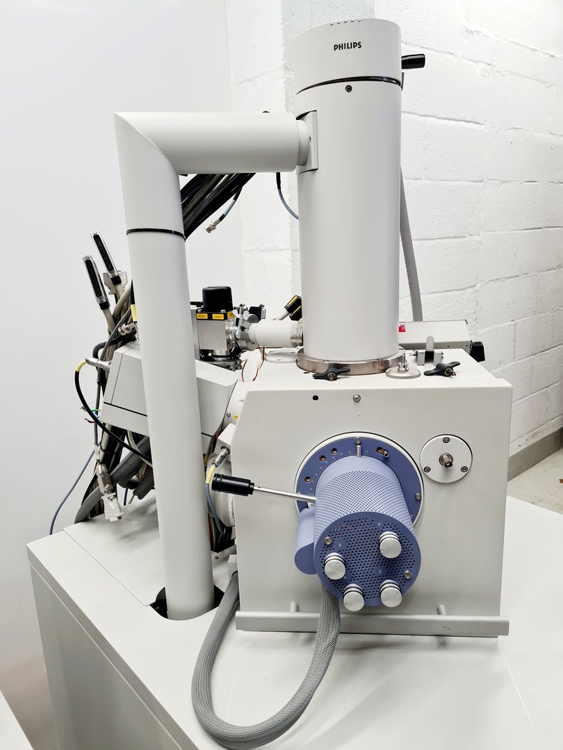 Image of Philips XL30SEM Environmental Scanning Electron Microscope ESEM Lab