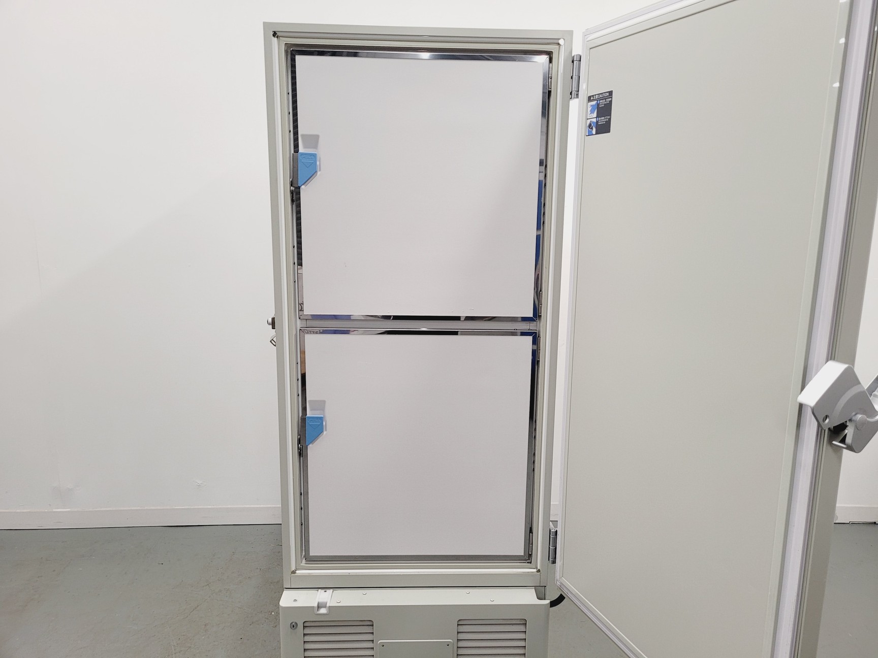 Image of Panasonic MDF-U500VX Ultra Low Temperature Freezer ULT Lab