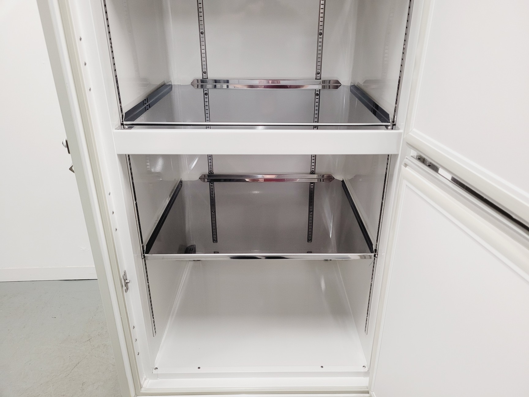 Image of Panasonic MDF-U500VX Ultra Low Temperature Freezer ULT Lab