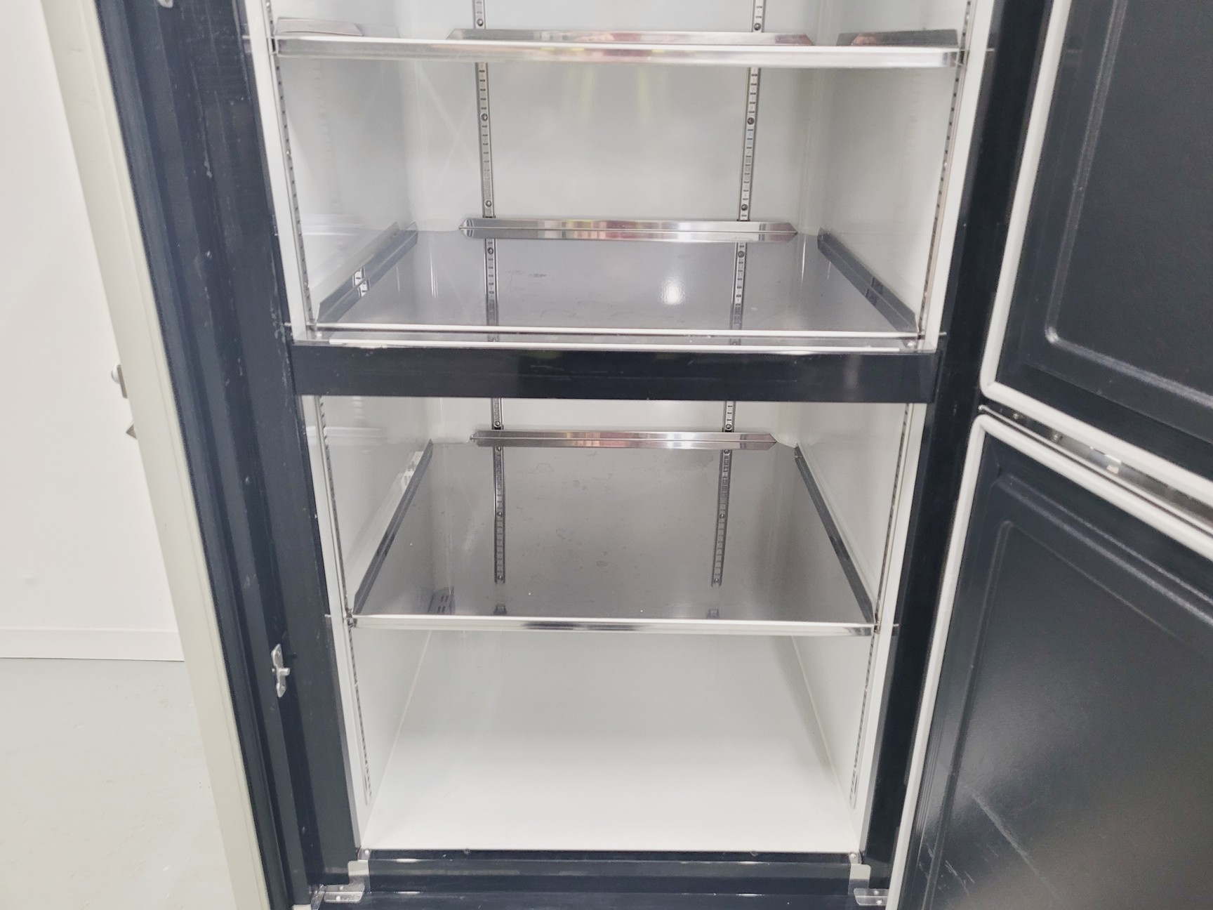 Image of Sanyo MDF-U5386S Ultra Low Temperature Freezer ULT Lab