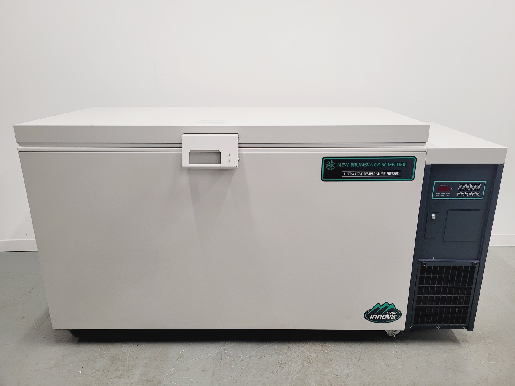 Image of New Brunswick Scientific C760 Innova Ultra Low Freezer ULT Chest Freezer Lab