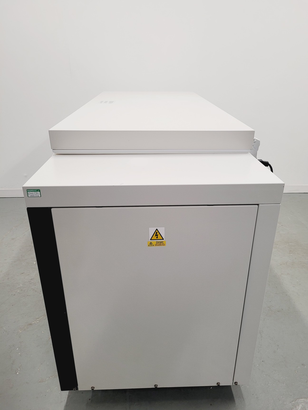 Image of New Brunswick Scientific C760 Innova Ultra Low Freezer ULT Chest Freezer Lab