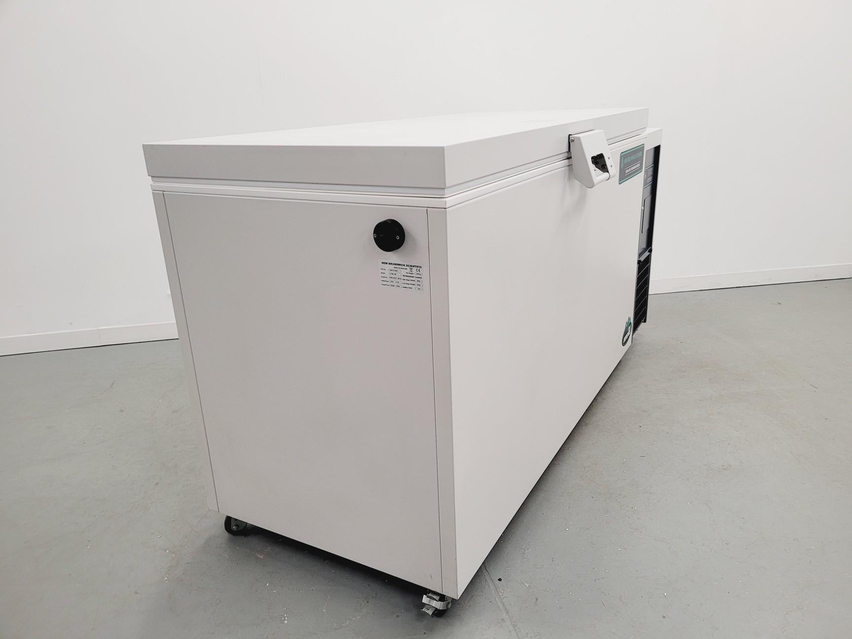 Image of New Brunswick Scientific C760 Innova Ultra Low Freezer ULT Chest Freezer Lab