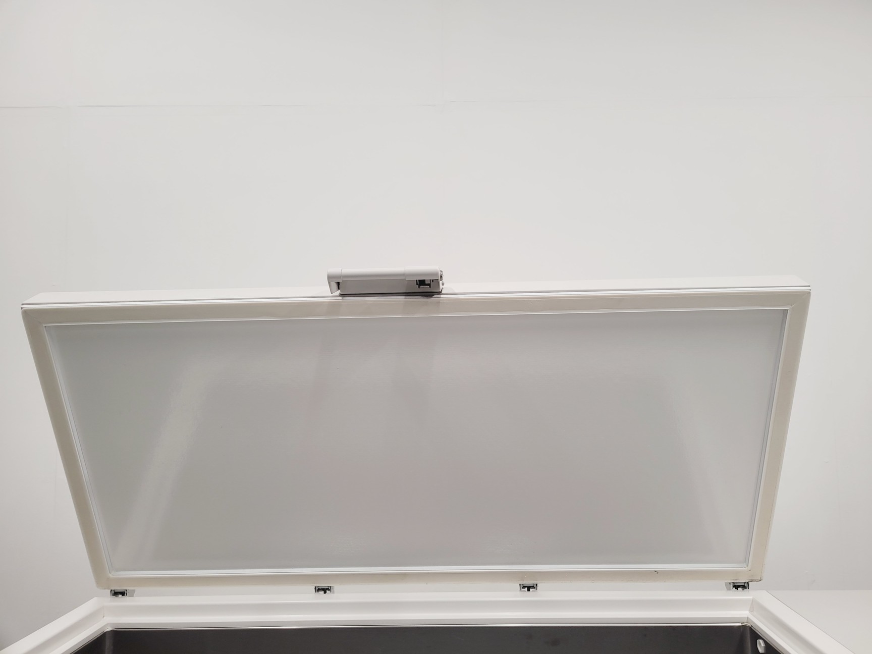 Image of New Brunswick Scientific C760 Innova Ultra Low Freezer ULT Chest Freezer Lab