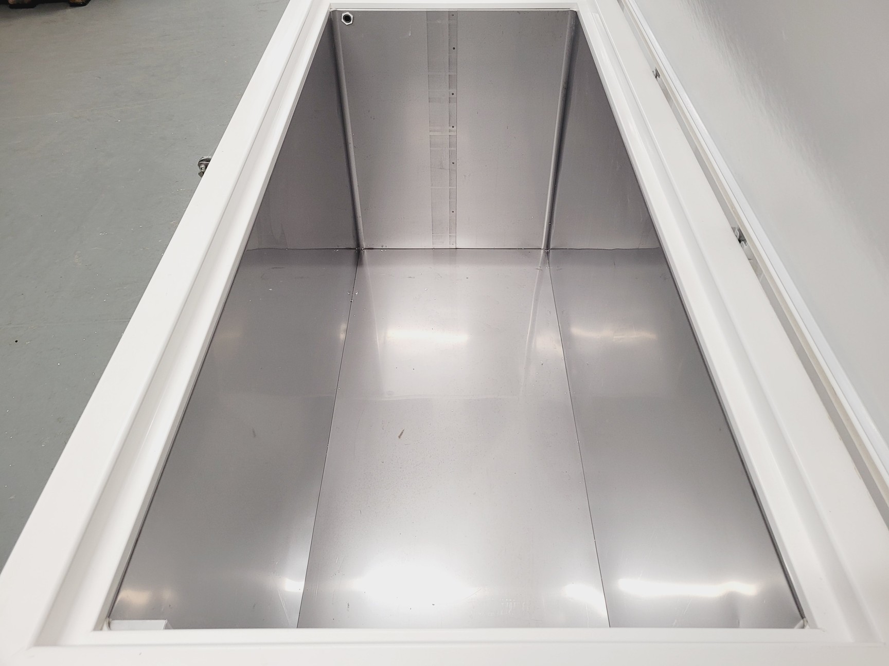 Image of New Brunswick Scientific C760 Innova Ultra Low Freezer ULT Chest Freezer Lab