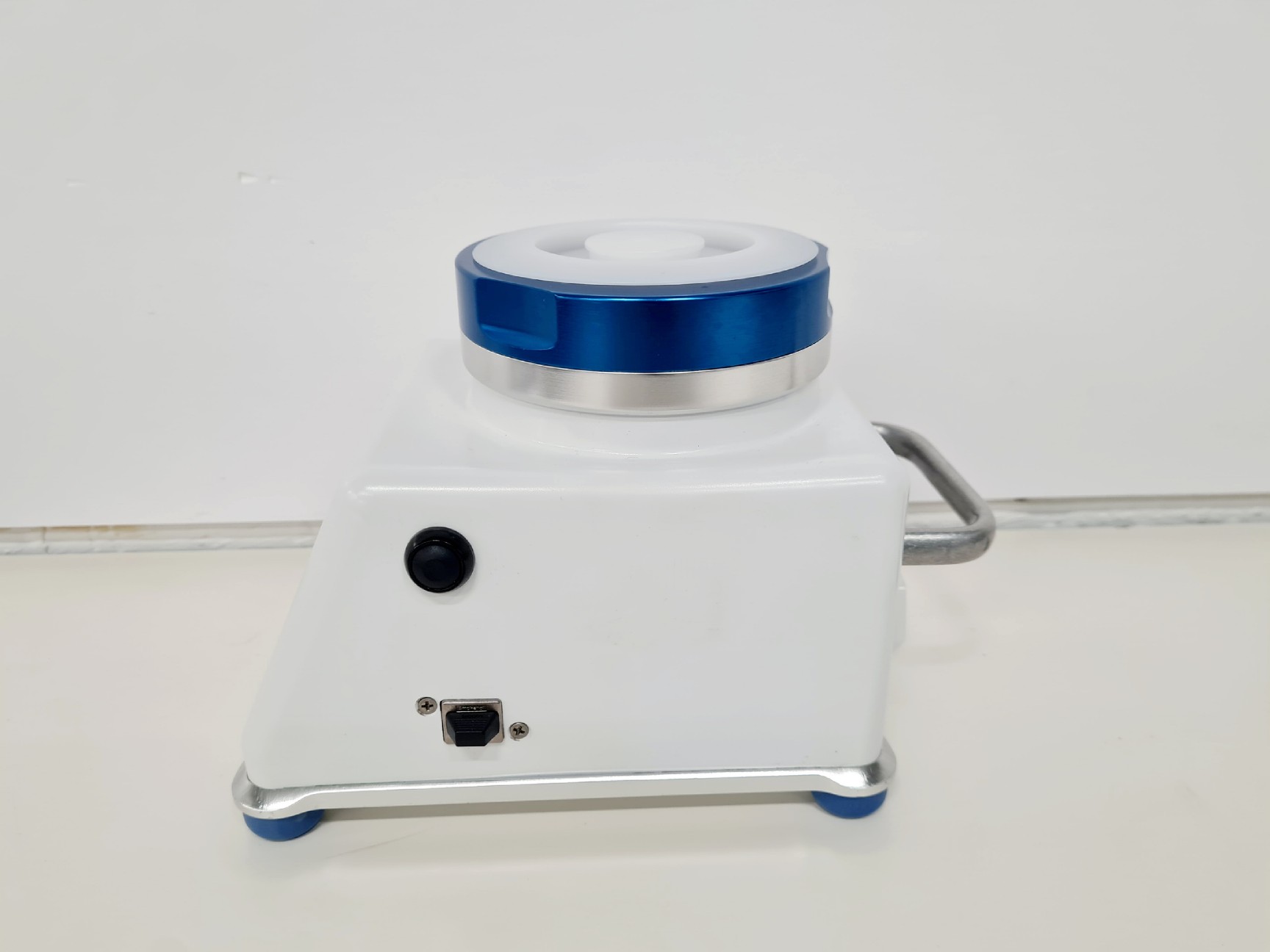 Image of Emtek P100 Microbial Air Sampler Lab