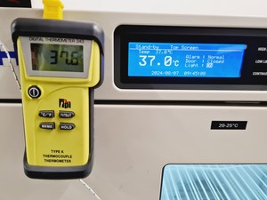 Thumbnail image of PHCBI Cooled Incubator Model MIR-154-PE Lab