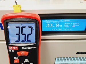 Thumbnail image of PHCBI Cooled Incubator MIR-154-PE Lab