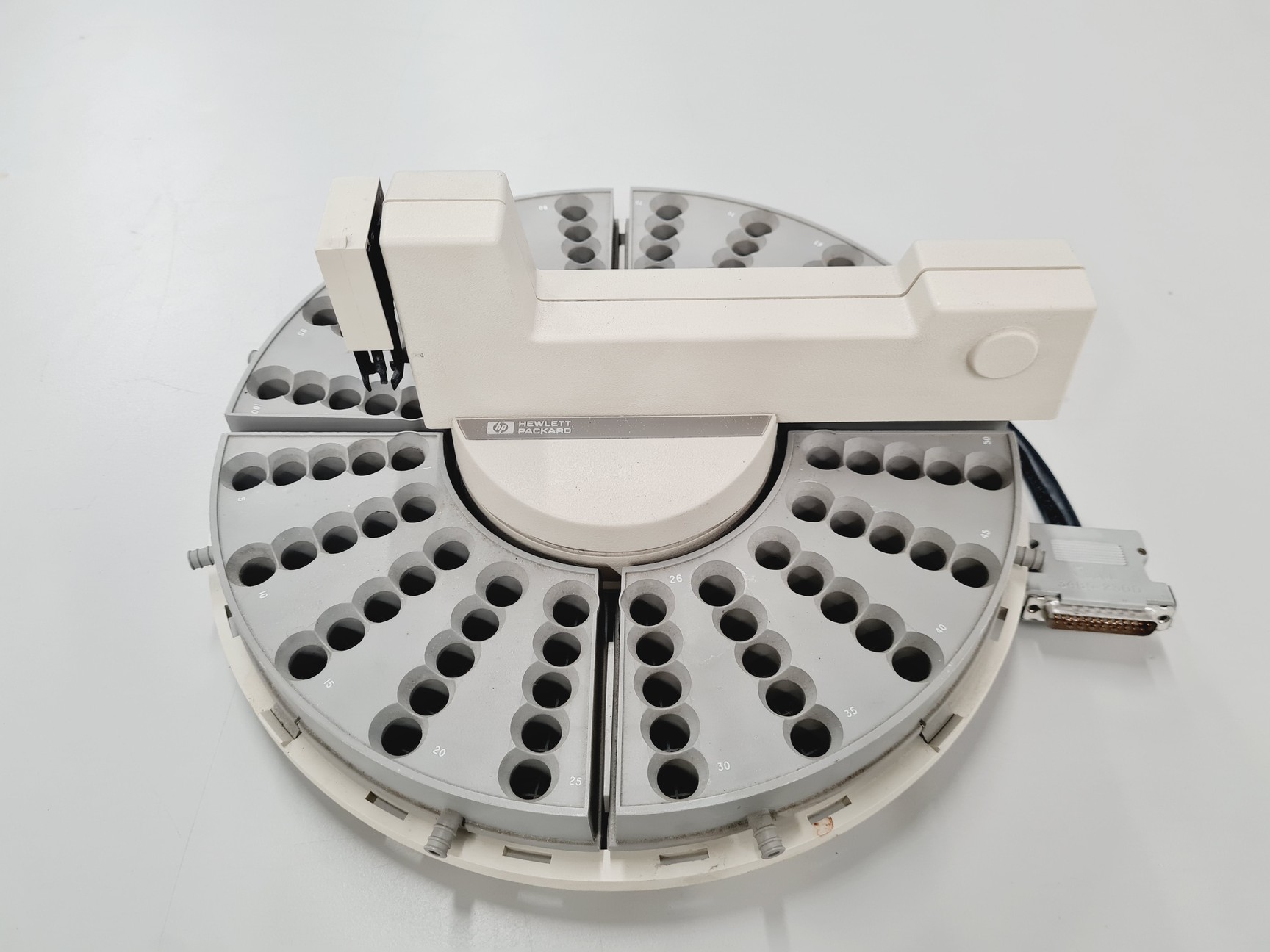 Image of Hewlett Packard 5890 Series II Plus Gas Chromatograph w/ HP 7673 Injector Lab