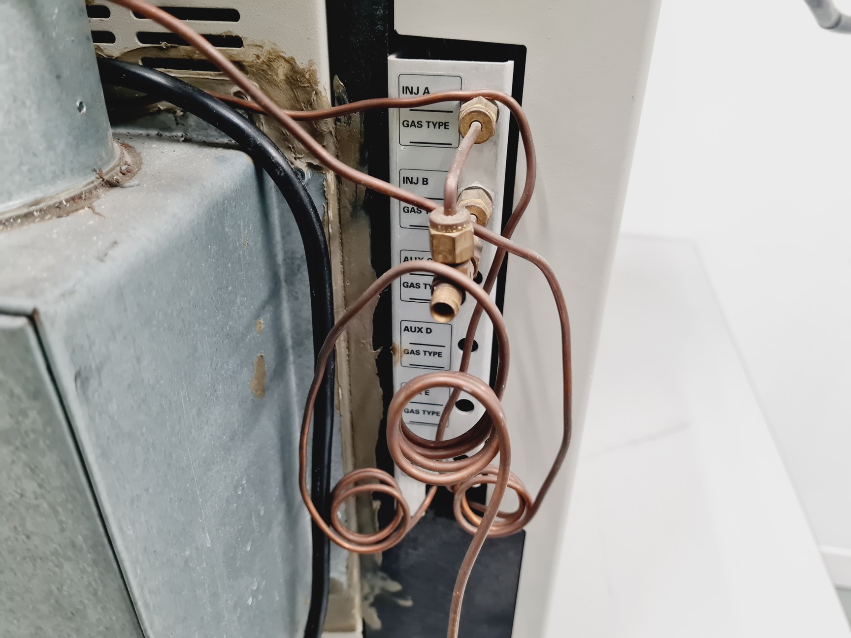 Image of Hewlett Packard 5890 Series II Plus Gas Chromatograph w/ HP 7673 Injector Lab