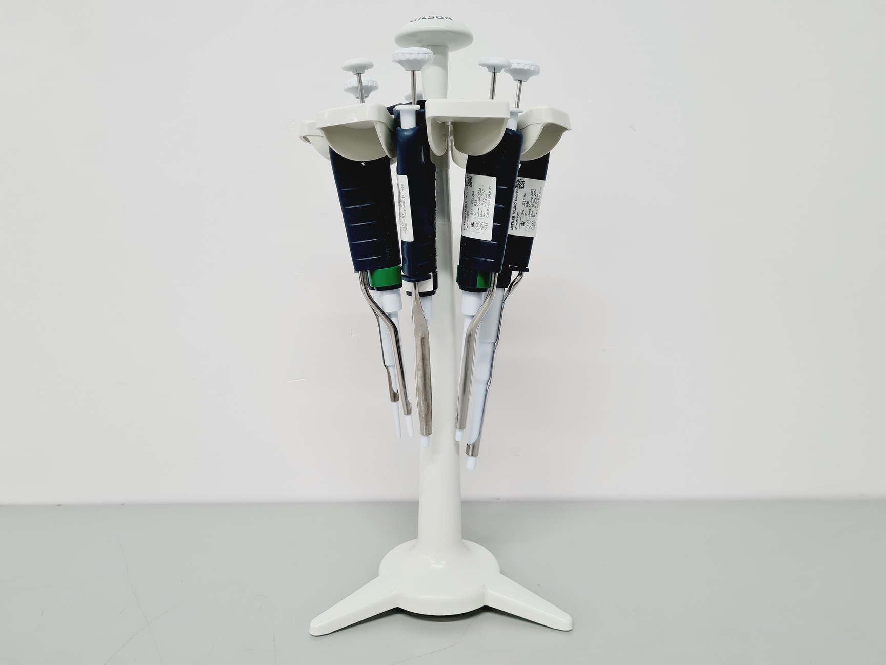 Image of 6 x Gilson Pipetman w/ Mettler Toledo Pipettes P20,P20,P100,P200,P200,P1000 Lab