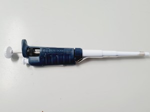 Thumbnail image of 6 x Gilson Pipetman w/ Mettler Toledo Pipettes P20,P20,P100,P200,P200,P1000 Lab