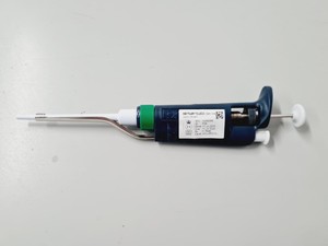 Thumbnail image of 6 x Gilson Pipetman w/ Mettler Toledo Pipettes P20,P20,P100,P200,P200,P1000 Lab