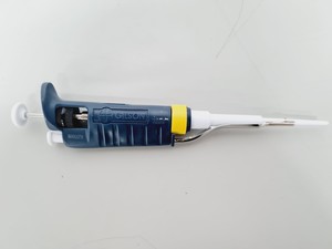 Thumbnail image of 6 x Gilson Pipetman w/ Mettler Toledo Pipettes P20,P20,P100,P200,P200,P1000 Lab