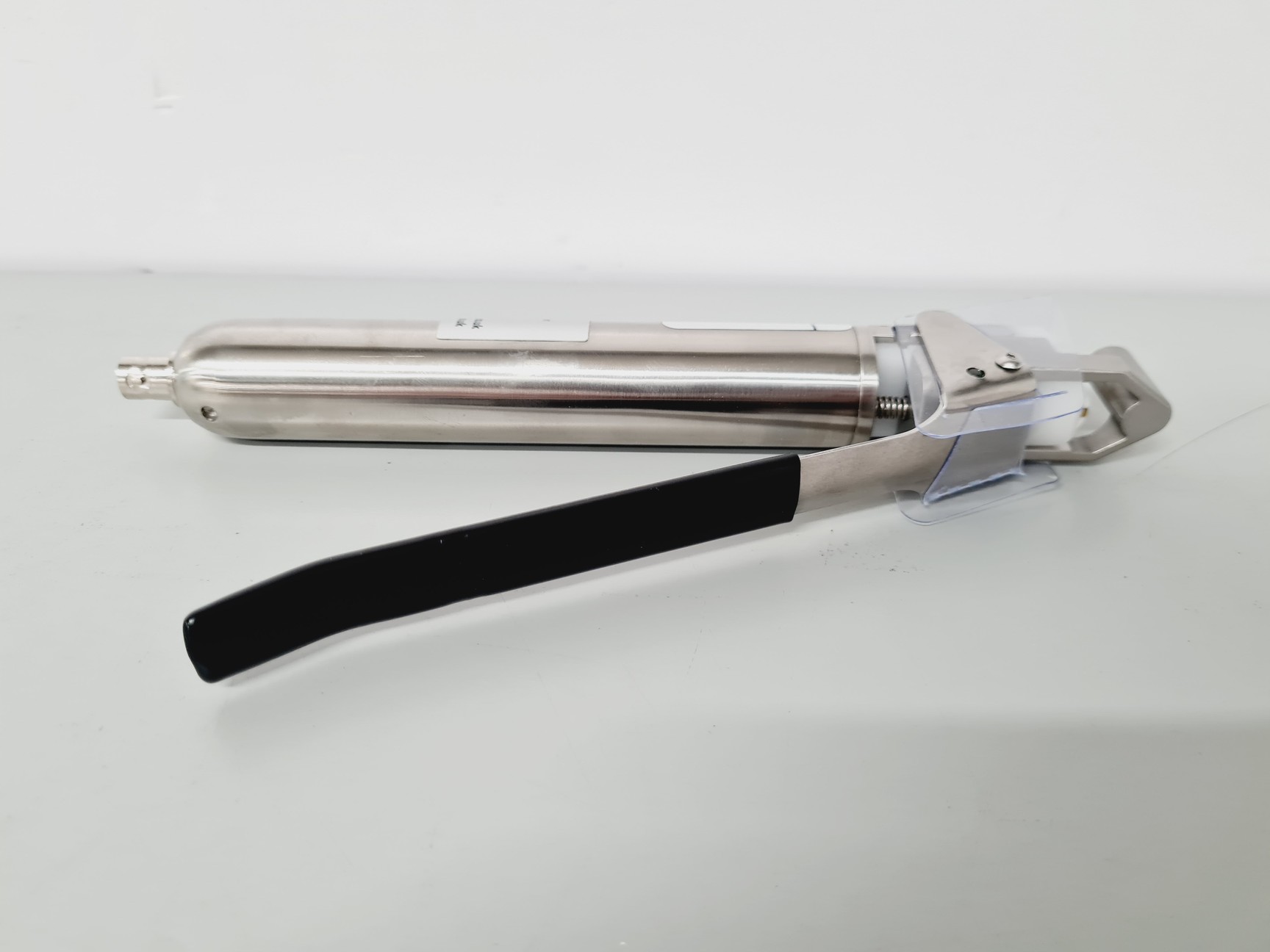 Image of Sebra Model 2600 OMNI Bench-Top Segmenting Tube Sealer System Lab