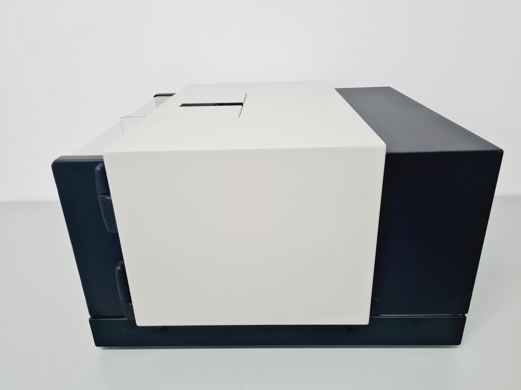 Image of Dionex ProBot w. Dosage Unit Fraction Collector Lab