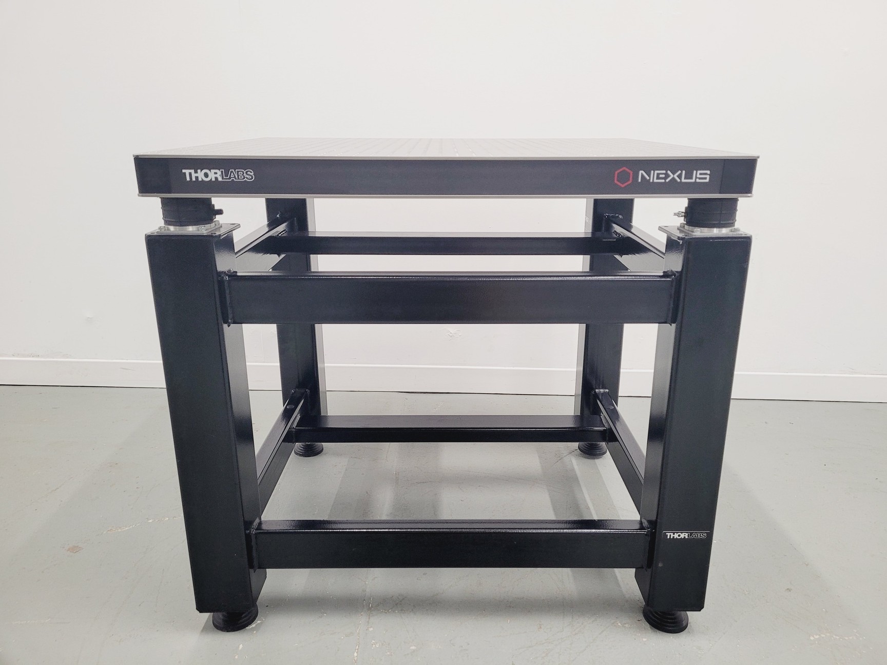 Image of Thorlabs Nexus B7590A Metric Isolation Antivibration Table 90 x 75 x 83-87cm Lab