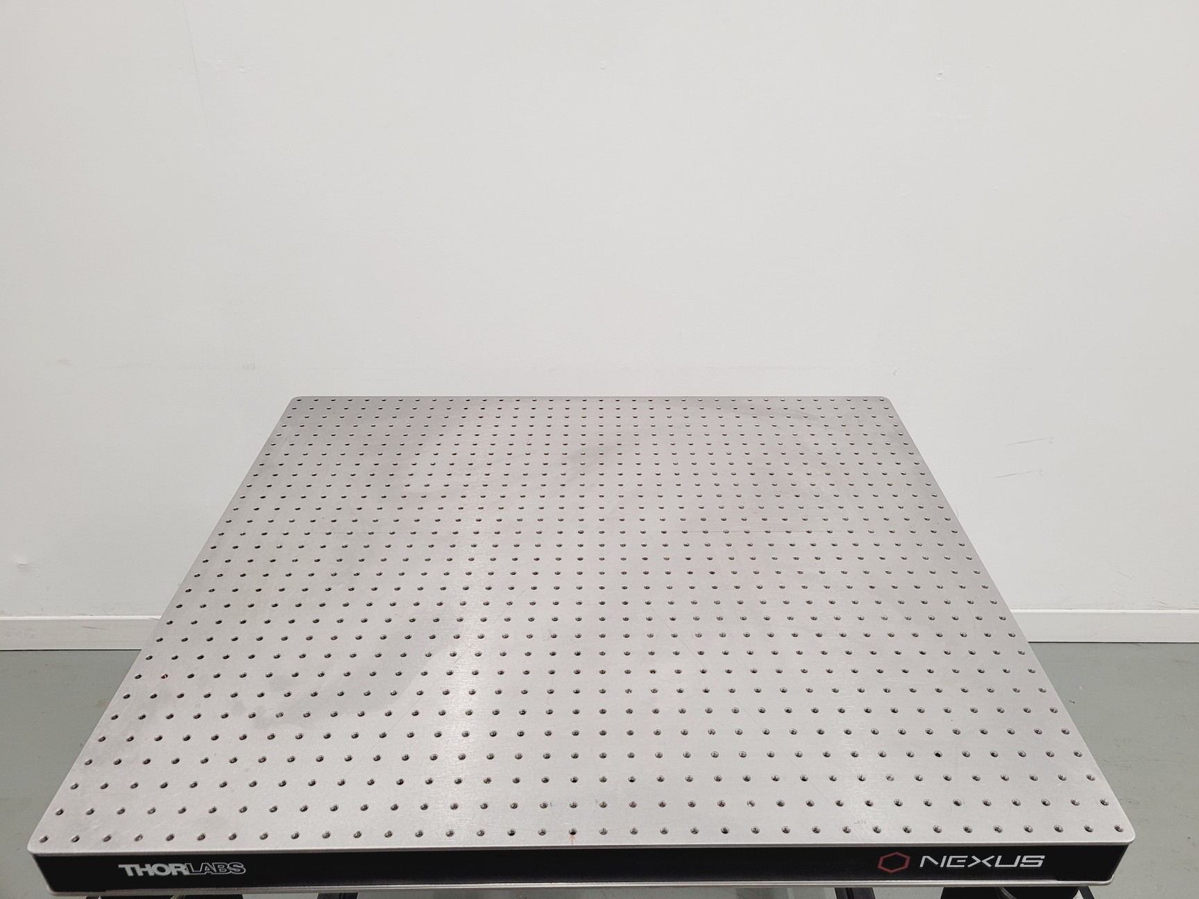 Image of Thorlabs Nexus B7590A Metric Isolation Antivibration Table 90 x 75 x 83-87cm Lab