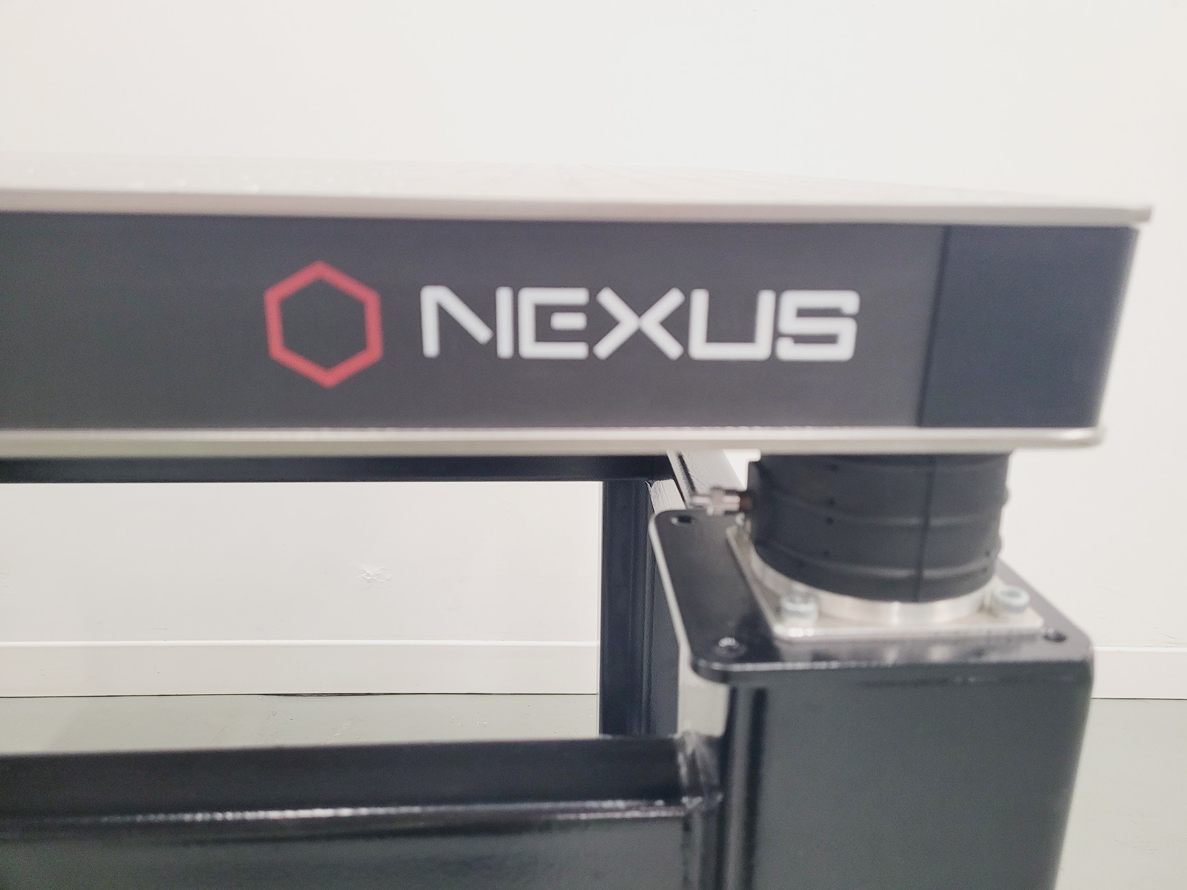 Image of Thorlabs Nexus B7590A Metric Isolation Antivibration Table 90 x 75 x 83-87cm Lab