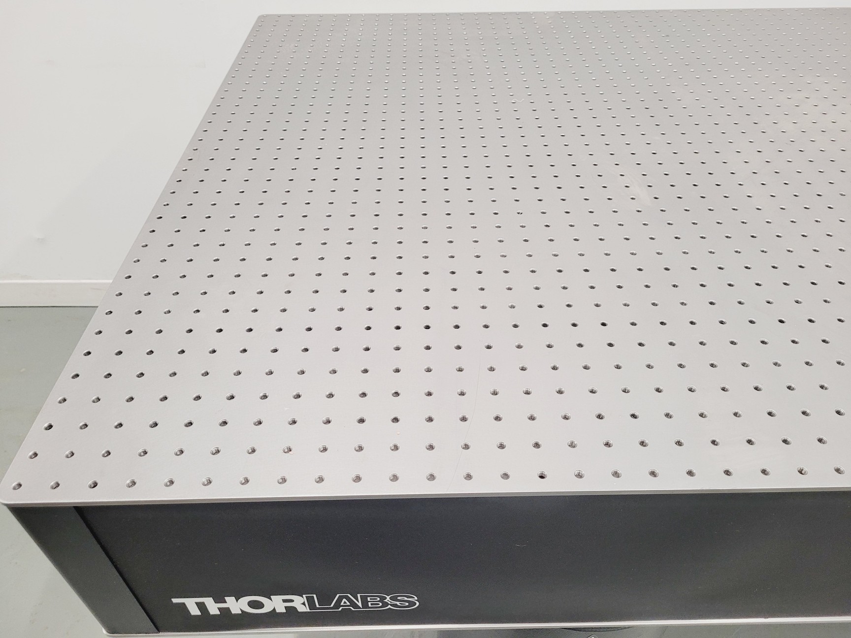 Image of Thorlabs Nexus Metric Optical Table 200 x 100 x 90cm w/ Active Isolator Legs Lab