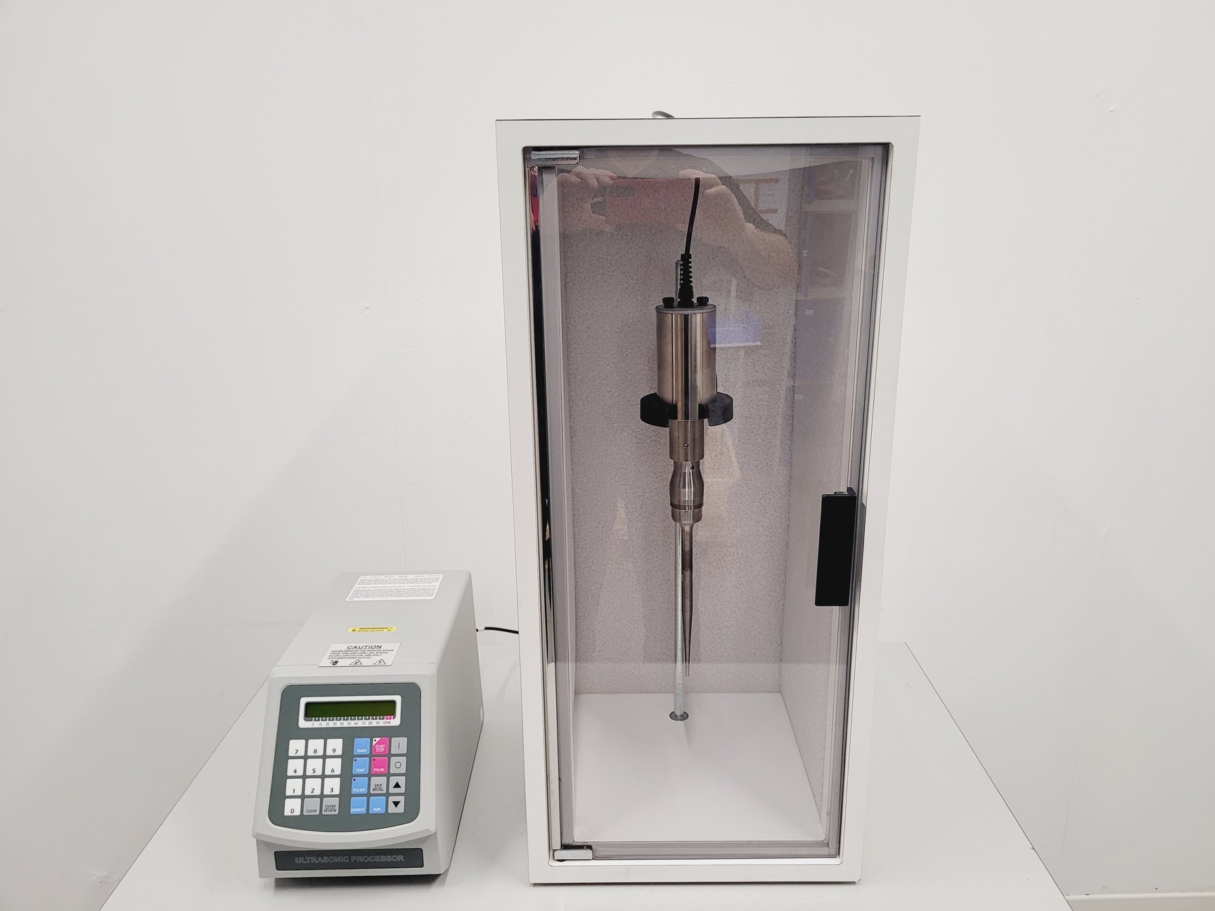 Image of Cole Parmer GEX 750 Ultrasonic Processor Homogeniser With CV33 Probe Lab