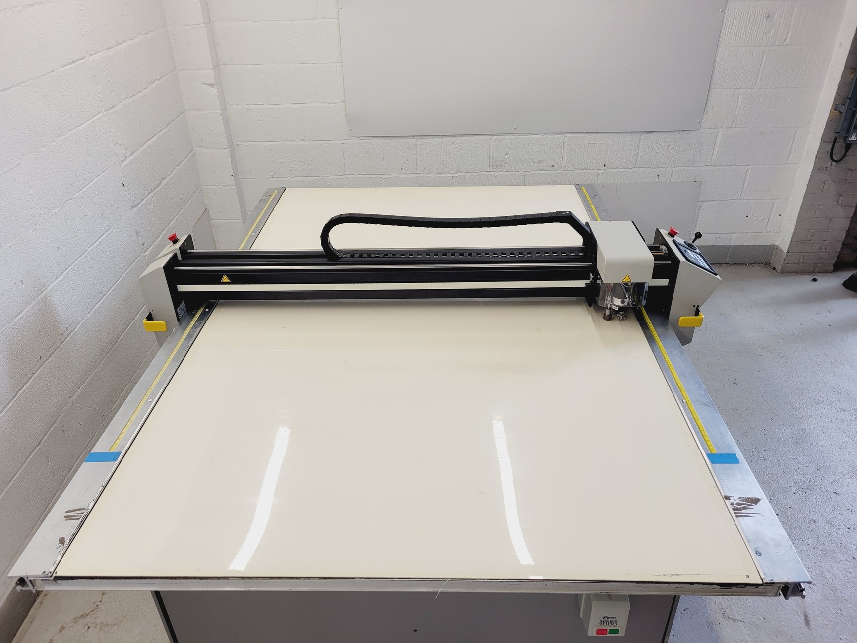 Gerber GERBERcutter DSC 1500 Single Ply Automated Fabric Cutter