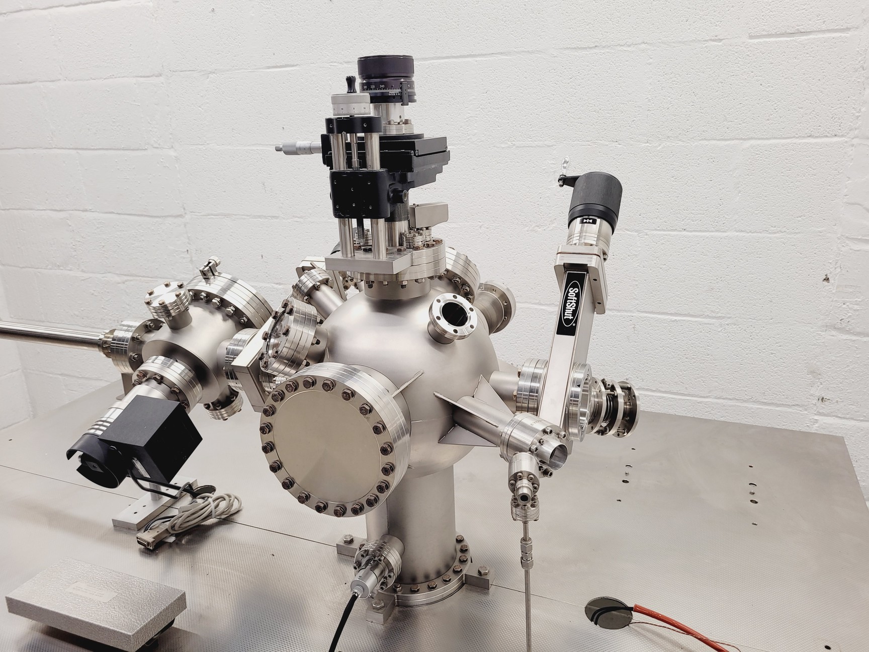 Image of Thermo Vacuum Generators High Vacuum Deposition Sputtering System Lab