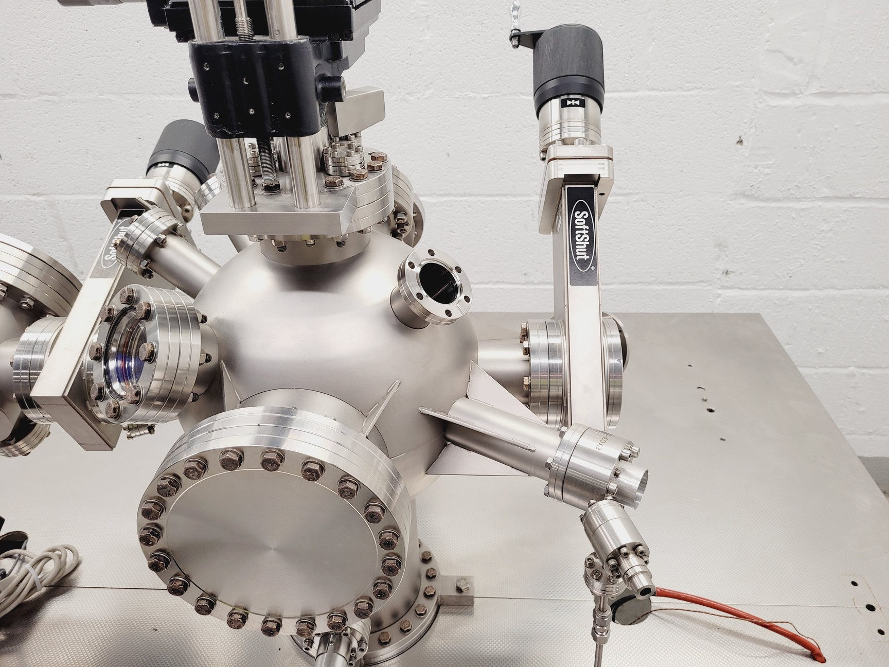 Image of Thermo Vacuum Generators High Vacuum Deposition Sputtering System Lab