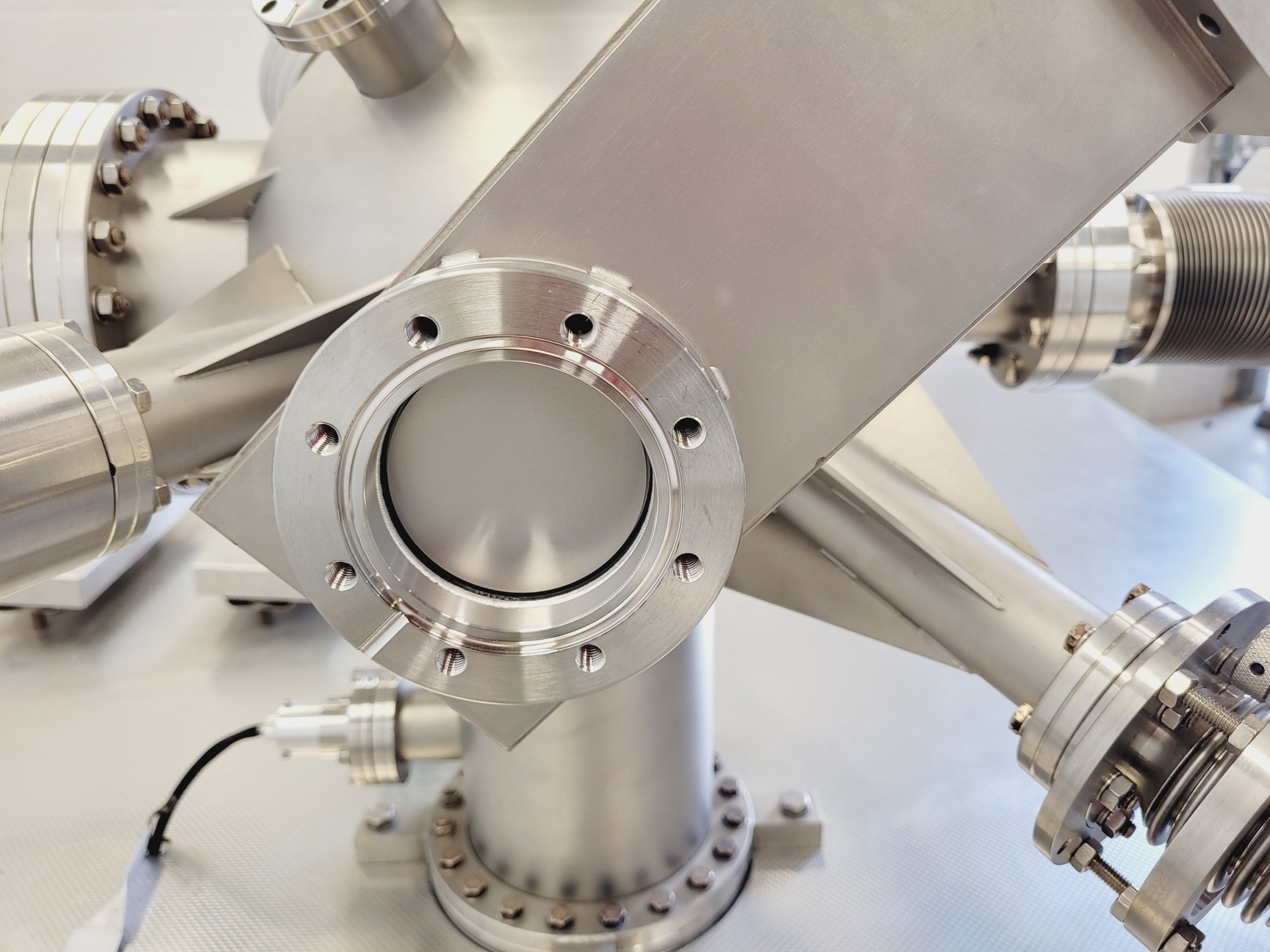 Image of Thermo Vacuum Generators High Vacuum Deposition Sputtering System Lab