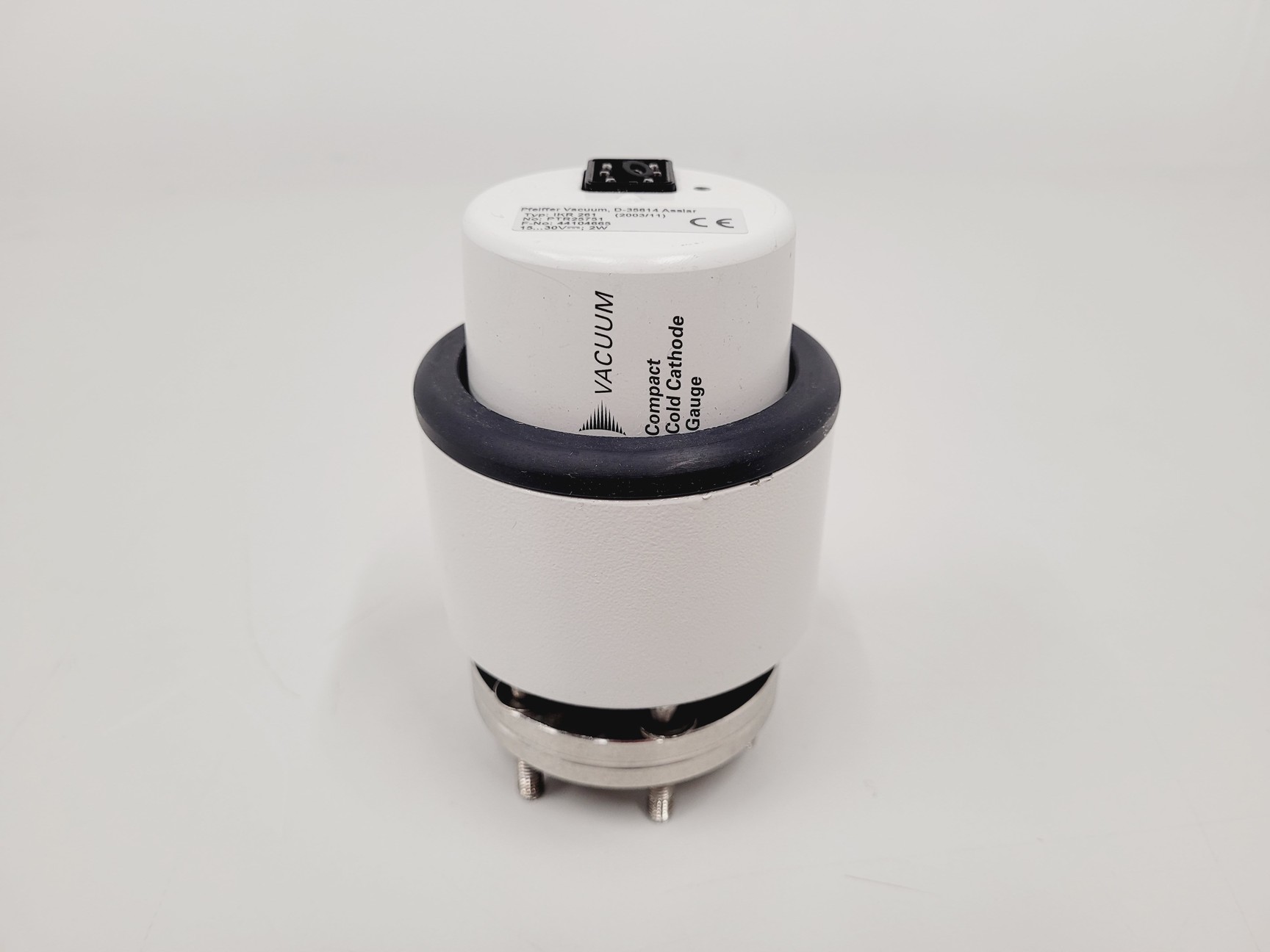 Image of Thermo Vacuum Generators High Vacuum Deposition Sputtering System Lab