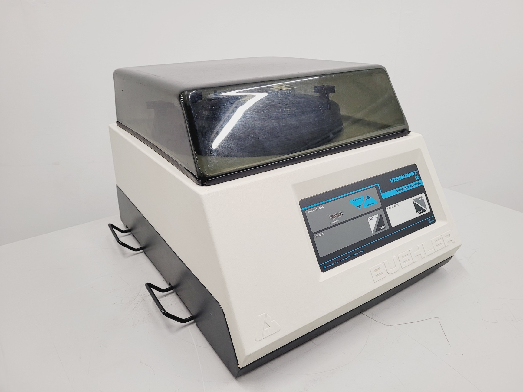 Image of Buehler Vibromet 2 Vibratory Surface Polisher Model 67-1635-250 Lab